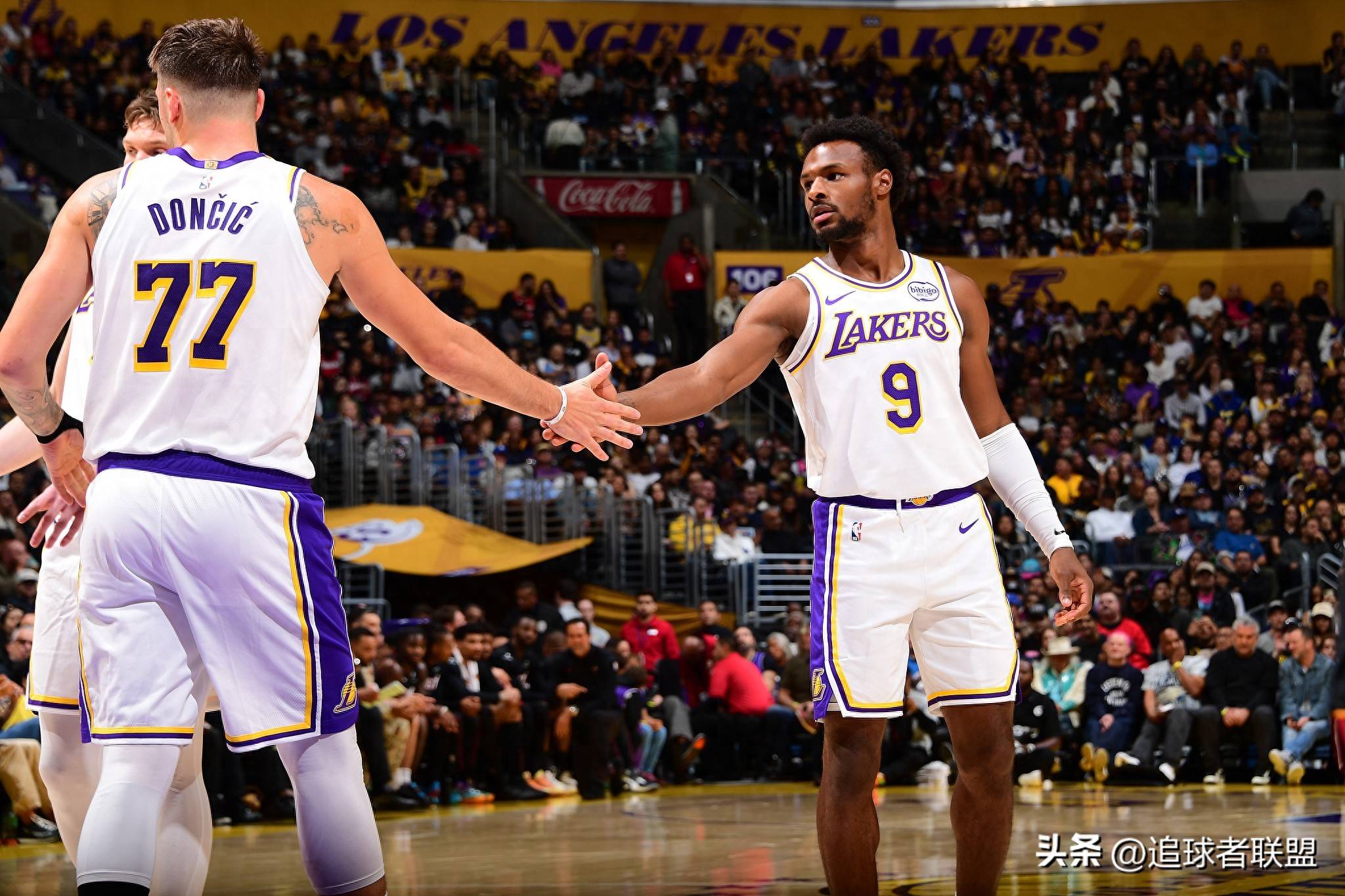 湖人完胜尼克斯，东契奇统治全场