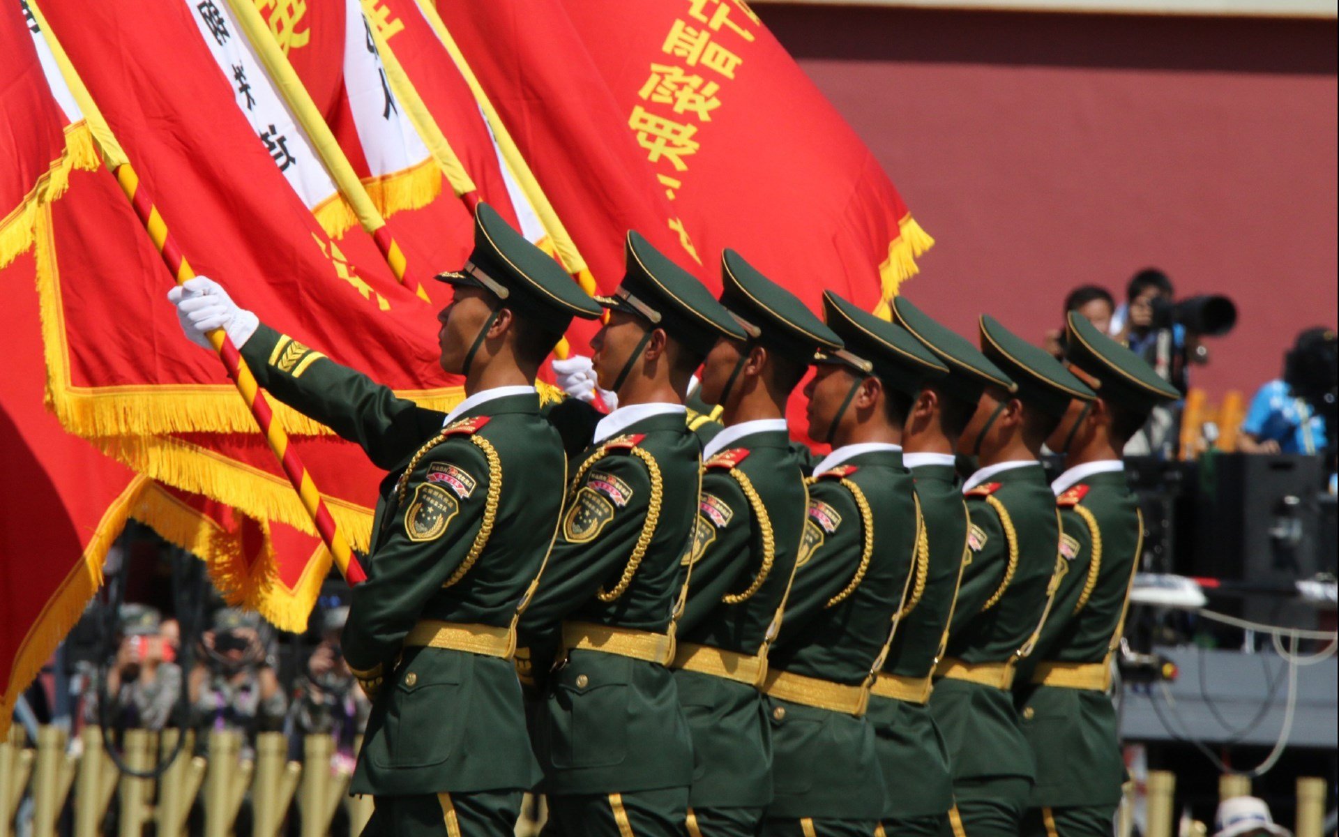 双城记，深圳收割强敌之夜，利拉德吹响得分狂潮的号角