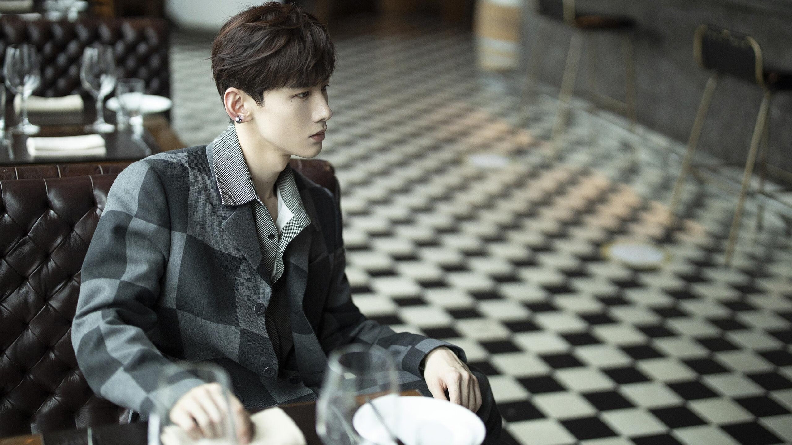 跨界封神日，足球霸权与篮球王座的同日加冕